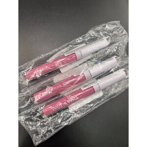 MegaSlicks Lip Gloss Luscious color high-shine finish and a lightweight feel